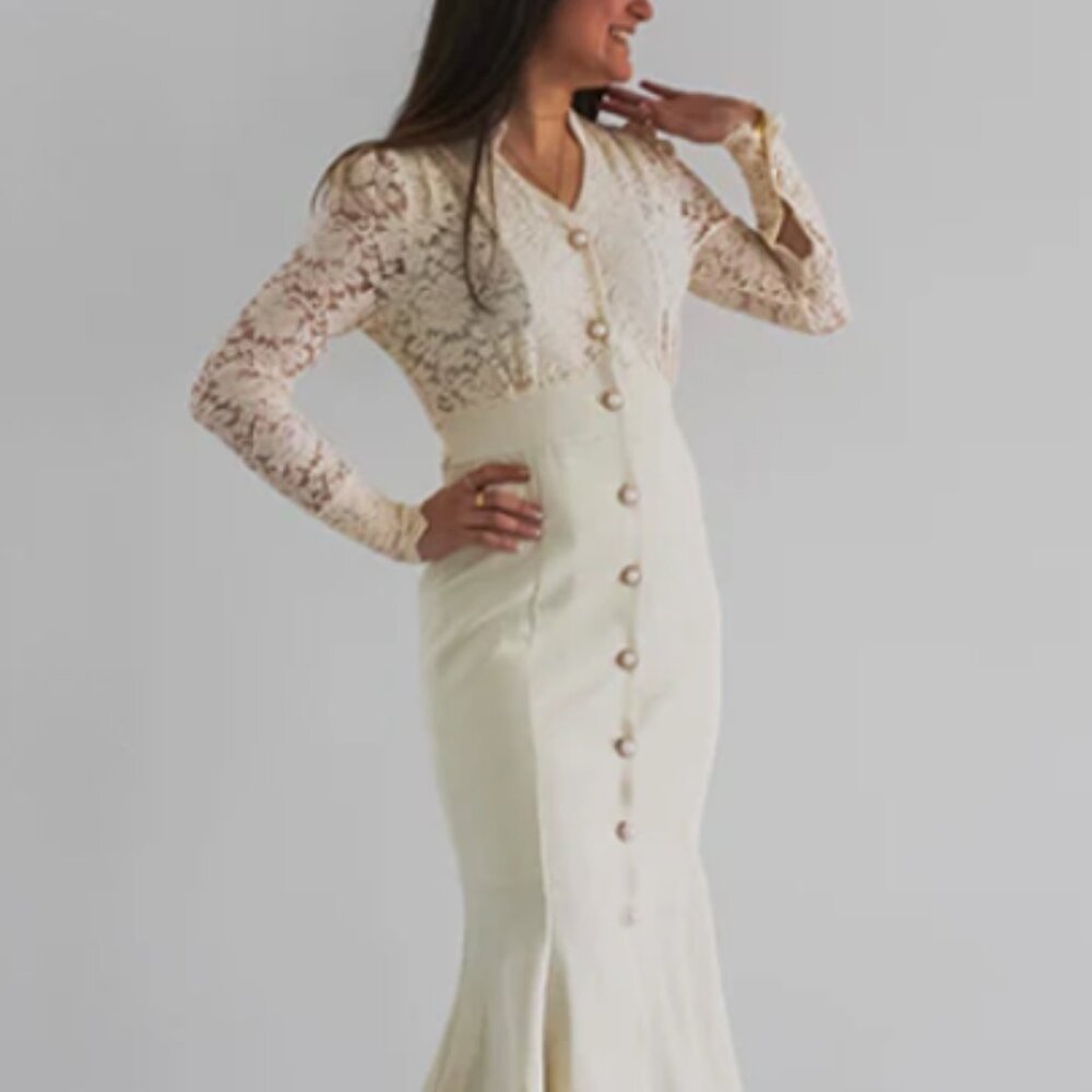 ALINE LOW PLEATED SINGLE BREASTED, V-NECK LACE ARMS